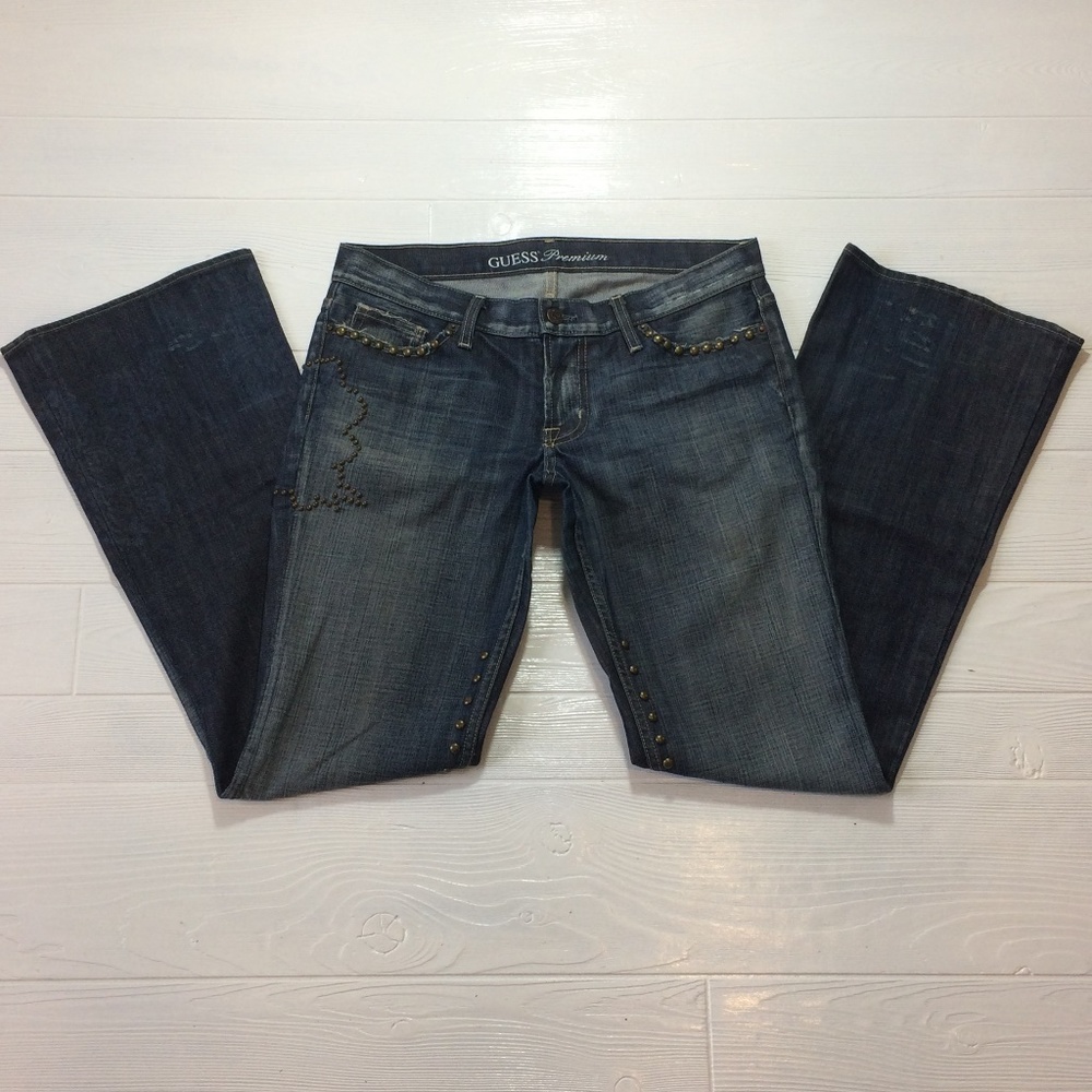 ❤️GUESS Studded Straight Leg Distressed Jeans 29